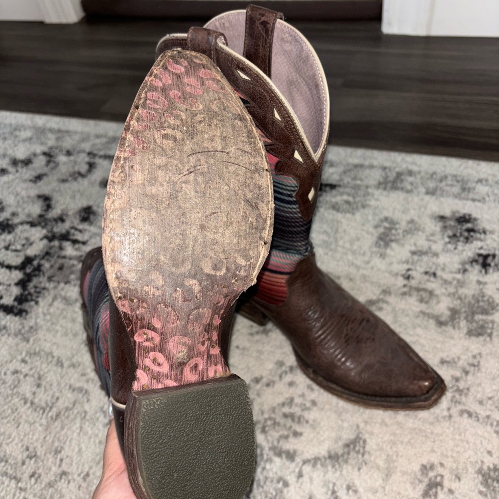 Ariat size 7 boots - Picture 4 of 6